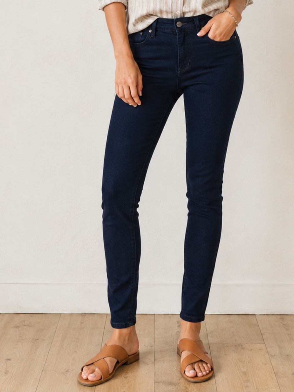 LOFT Slim Pockets Legging Jeans – NWT – Size 29 (US 8) – Dark Wash